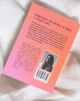 Achterzijde van 'Your Birth Guide' met korte beschrijving en barcode